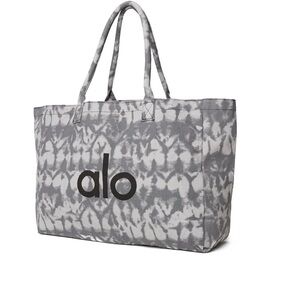 ALO Yoga Gray Abstract Tote Bag